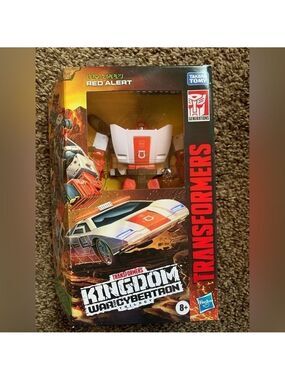 **NEW** Exclusive Transformer War for Cybertron Trilogy "Red Alert"